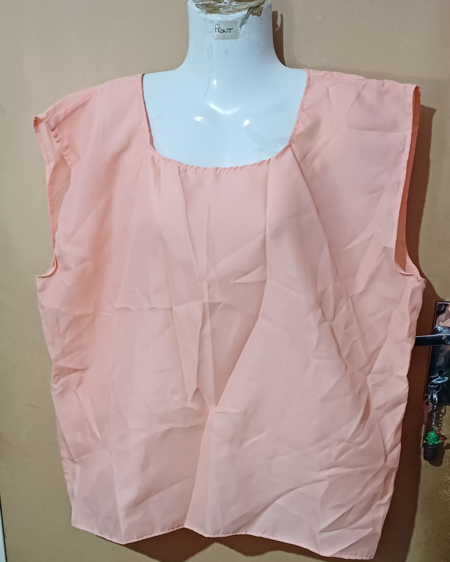 Ladies: Peach Top - Make: no make - Size: no size