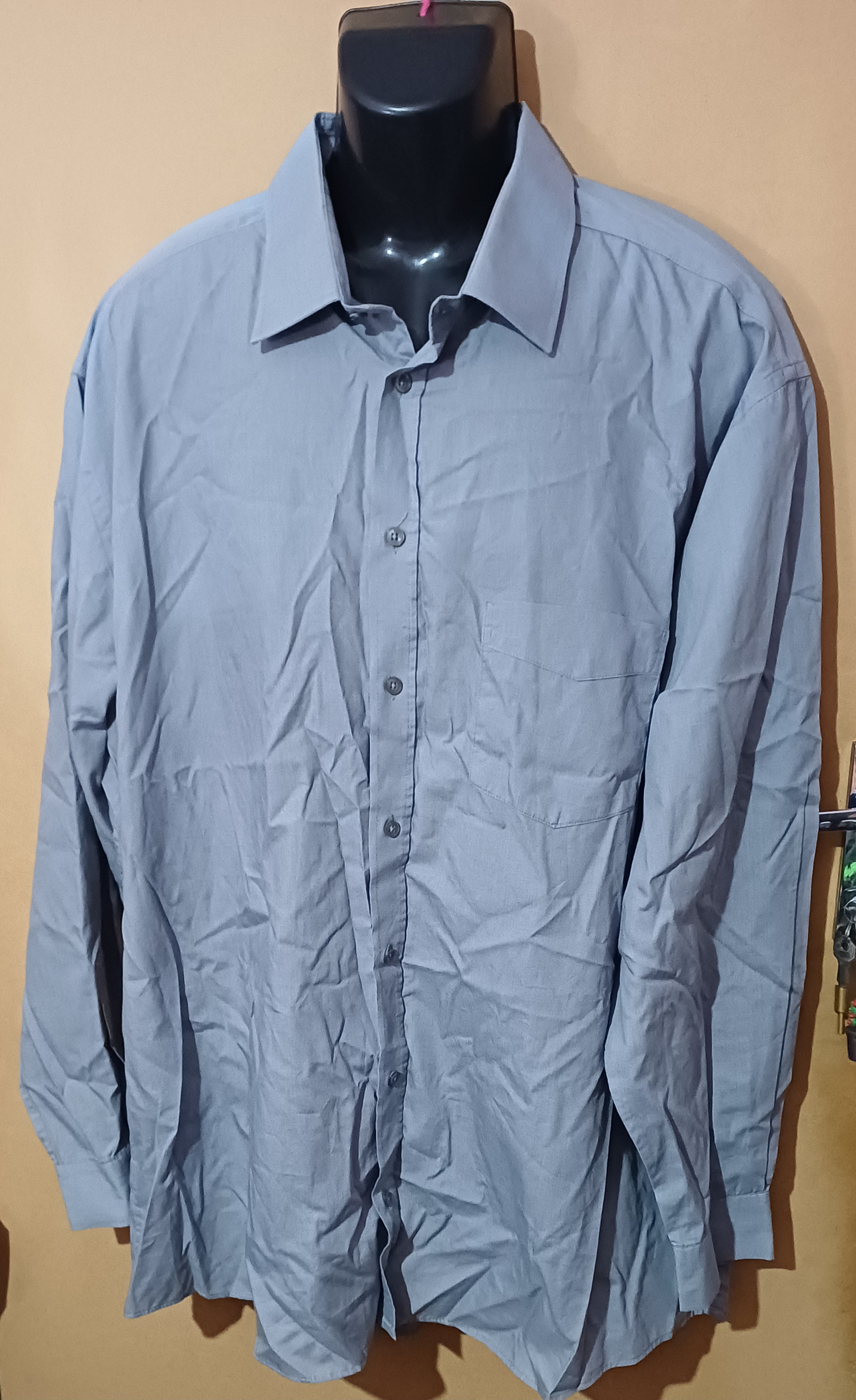 Mens: Grey Shirt - Make: Woolworths - Size: 19/48
