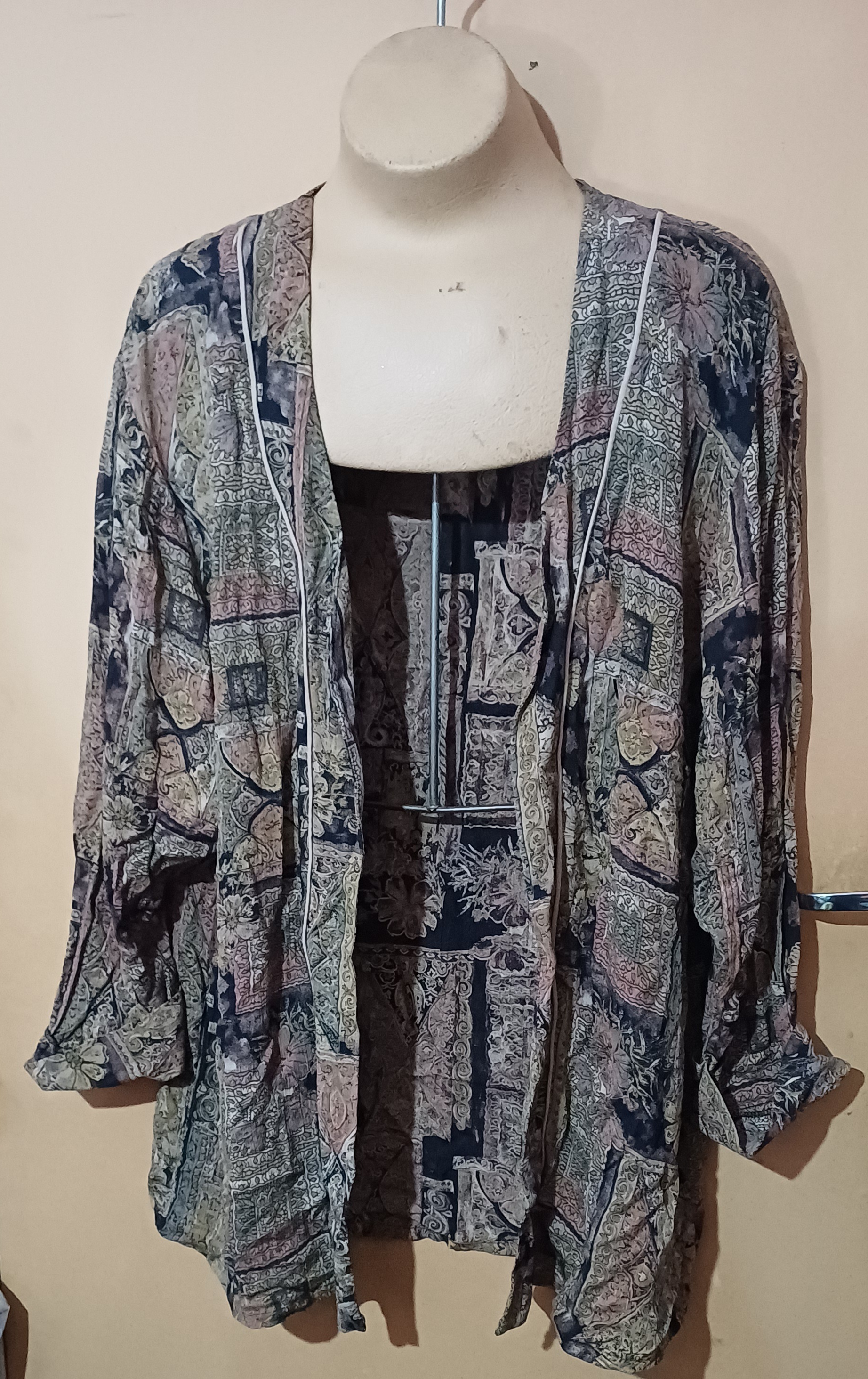 Ladies: Multicolored Open Top - Make: no make - Size: no size